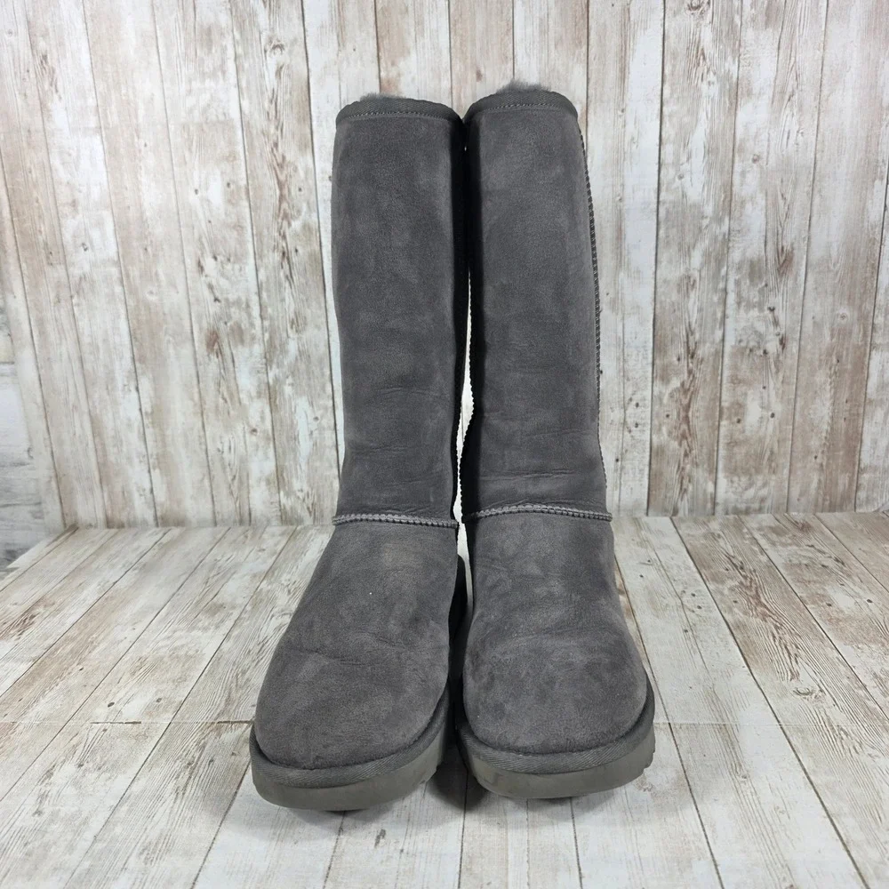 UGG Australia Classic Tall Boots Charcoal Suede‎ Sheepskin Lined Women US 7
